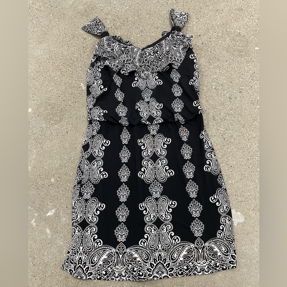 White House Black Market Floral Blouson Dress Black & White Size XS - Picture 3 of 7